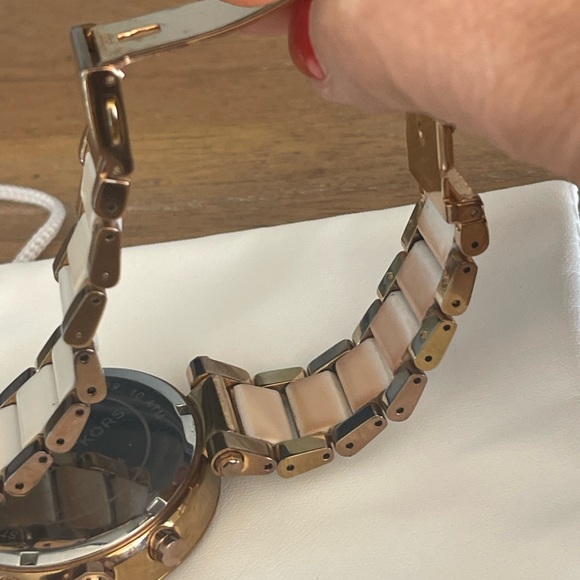 Michael Kors watch - Picture 9 of 13